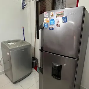 Cómodo Gran Ubicación Y A/c , Cali Colombia